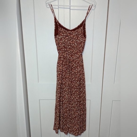 GENTLE FAWN MIDI DRESS - Picture 7 of 8